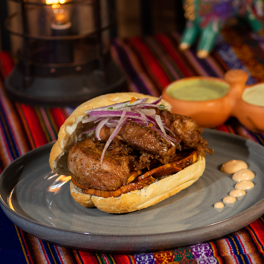 Pan con Chicharron